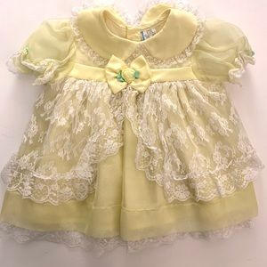 Vintage Little Girls Dress: 18 months